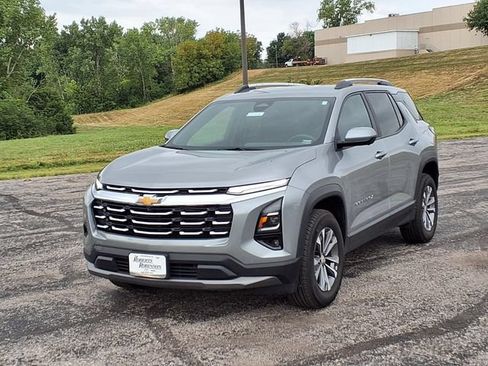 Used 2025 Chevrolet Equinox LT w/ Convenience Package II AWD/4WD image 12