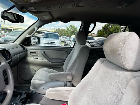 Used 2005 Toyota Sequoia SR5 image 29