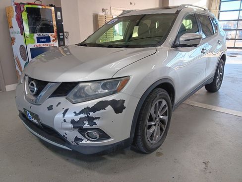Used 2016 Nissan Rogue SL w/ SL Premium Package image 2
