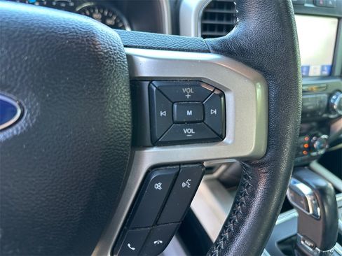Used 2019 Ford F150 Lariat image 19