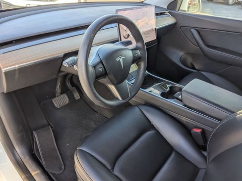 Used 2021 Tesla Model Y Long Range image 20