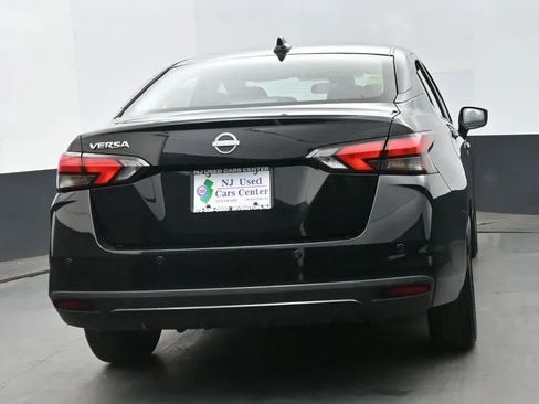Used 2025 Nissan Versa SV FWD image 8
