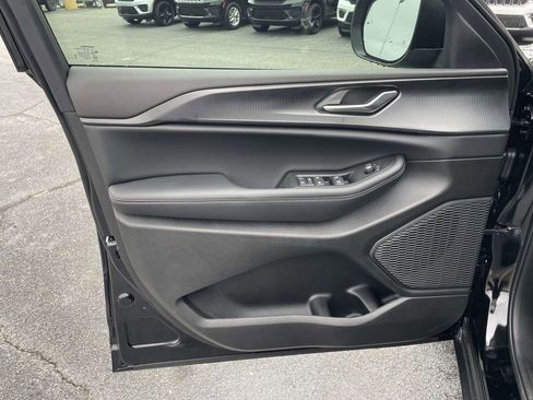 New 2025 Jeep Grand Cherokee Laredo X w/ Luxury Tech Group I image 24