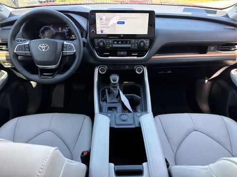 Certified 2026 Toyota Grand Highlander Limited image 22