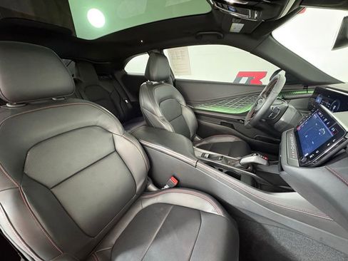 Used 2024 Dodge Charger R/T w/ Plus Group image 38