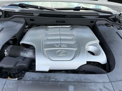 Used 2015 Lexus LX 570 4WD image 32