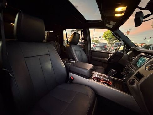 Used 2017 Ford Expedition EL Limited w/ Equipment Group 301A RWD image 38