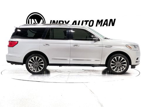 Used 2019 Lincoln Navigator Select AWD/4WD image 3