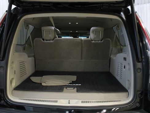 Used 2020 Cadillac Escalade ESV Luxury RWD image 32