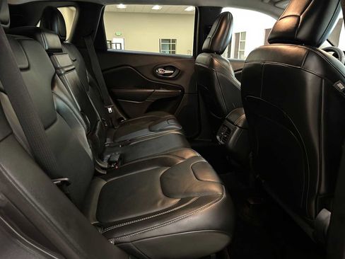 Used 2015 Jeep Cherokee Limited w/ Luxury Group image 43