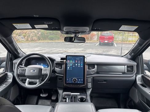 Used 2022 Ford F150 Lightning Lariat image 17