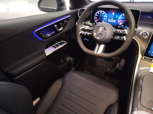 Used 2026 Mercedes-Benz GLC 300 image 27