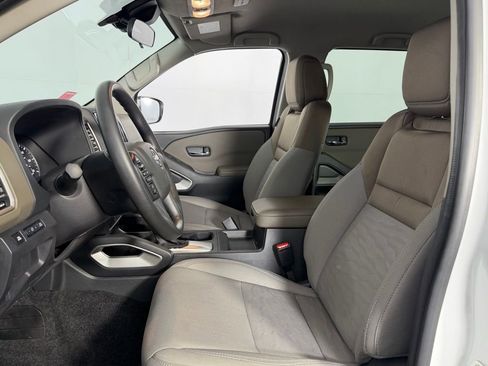 Used 2022 Nissan Frontier SV w/ Technology Package image 21