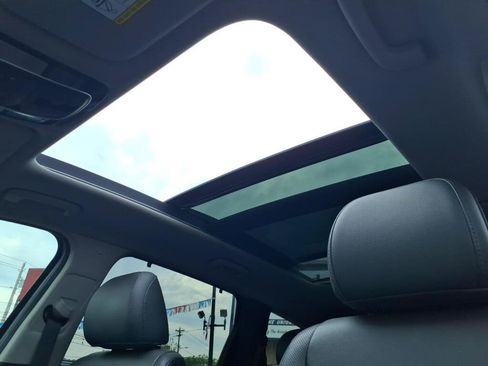 Used 2022 Hyundai Santa Fe SEL w/ Convenience + Premium Package AWD/4WD image 12