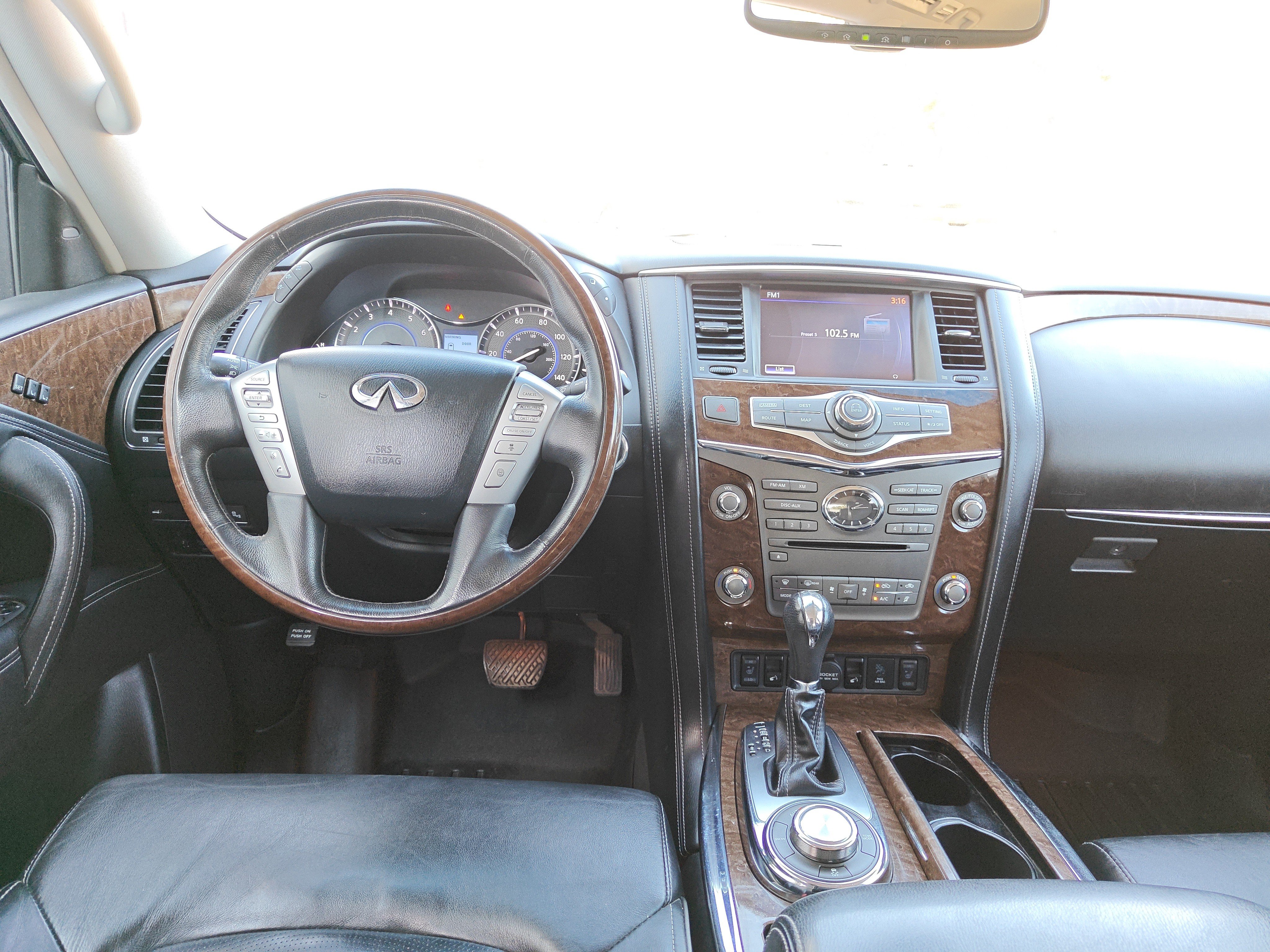 Used 2017 INFINITI QX80 4WD w/ Driver Assistance Package image 17