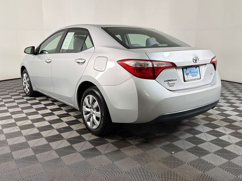 Used 2015 Toyota Corolla LE FWD image 2