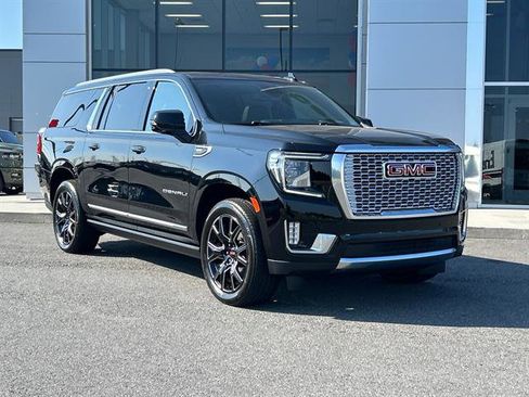Used 2024 GMC Yukon XL Denali image 5