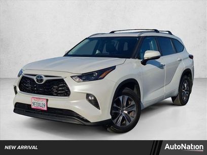 Used 2023 Toyota Highlander XLE
