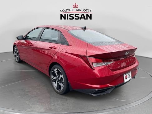 Used 2023 Hyundai Elantra SEL w/ Convenience Package FWD image 4