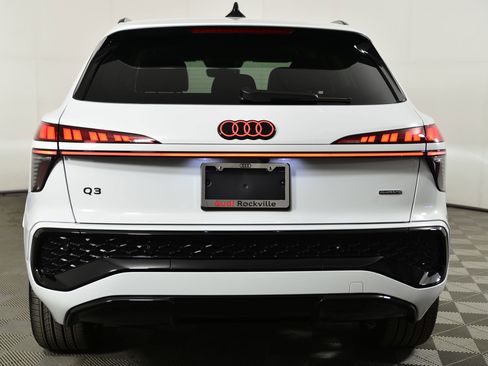 New 2026 Audi Q3 quattro 2.0T AWD/4WD image 10