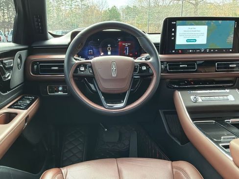 Used 2025 Lincoln Aviator Reserve w/ Illumination Package image 13