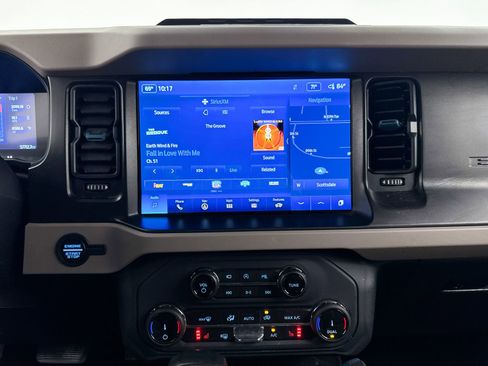 Used 2022 Ford Bronco Wildtrak AWD/4WD image 25