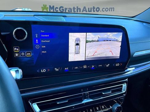 Used 2025 Chevrolet Traverse Z71 w/ Enhanced Driving Package AWD/4WD image 18