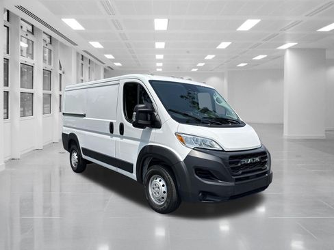 Used 2023 RAM ProMaster 2500 FWD image 3