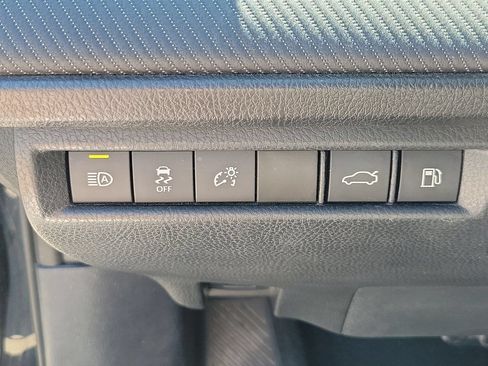 Used 2025 Toyota Camry SE FWD image 32