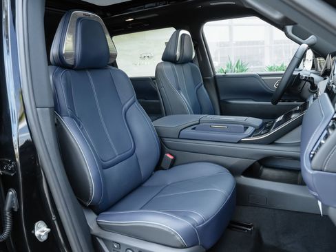 Certified 2026 INFINITI QX80 4WD w/ Sport Exterior Package image 39