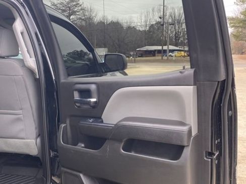 Used 2018 Chevrolet Silverado 1500 Custom w/ Custom Value Package image 9