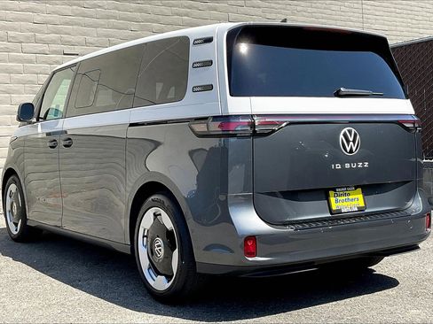 New 2025 Volkswagen ID. Buzz Pro S image 2