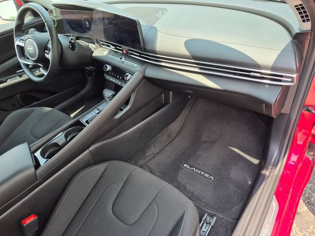 Used 2024 Hyundai Elantra SEL w/ Convenience Package FWD image 23