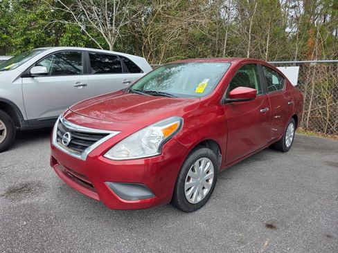 Used 2017 Nissan Versa SV image 2