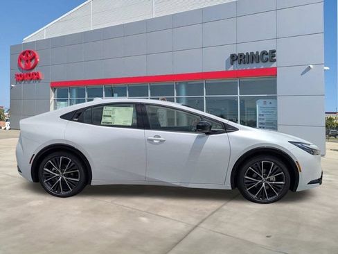 New 2025 Toyota Prius XLE FWD image 6