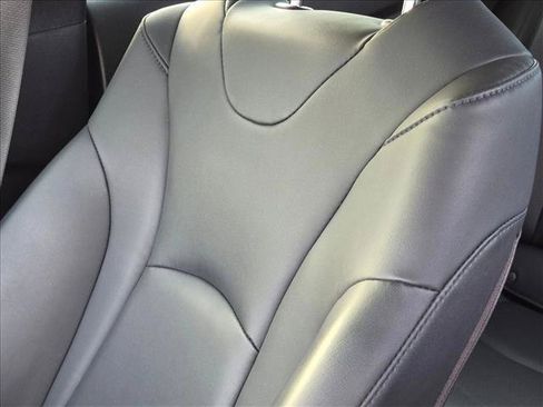 Used 2022 Toyota Prius FWD image 10