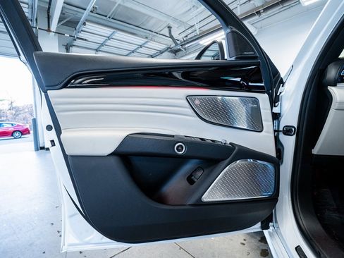 Used 2023 Maserati Grecale Modena image 32