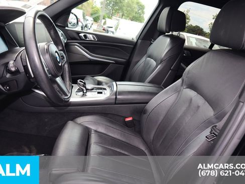 Used 2022 BMW X5 M50i image 11