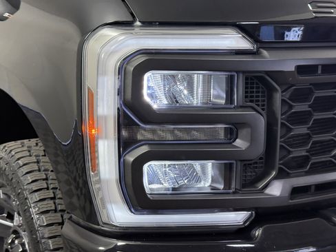 Certified 2024 Ford F250 Lariat w/ Lariat Ultimate Package image 6