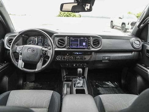 Certified 2023 Toyota Tacoma TRD Off-Road AWD/4WD image 13