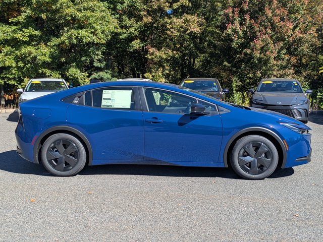 New 2027 Toyota Prius Plug-In Hybrid FWD image 3