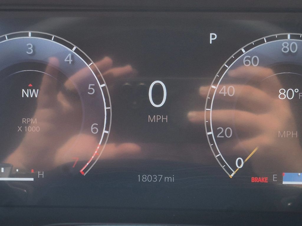 Certified 2025 Jeep Grand Cherokee Limited AWD/4WD image 18