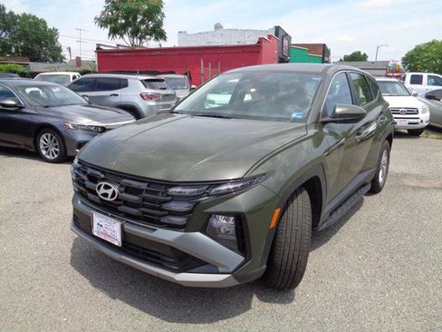 Used 2025 Hyundai Tucson SE FWD image 3