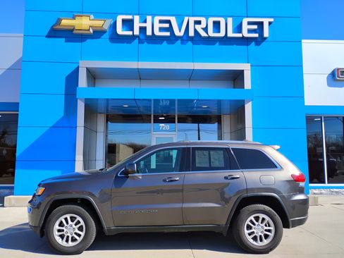 Used 2020 Jeep Grand Cherokee Laredo image 32