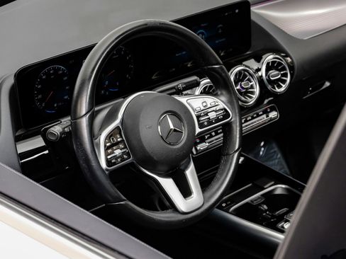 Used 2023 Mercedes-Benz GLA 250 w/ Premium Package image 20