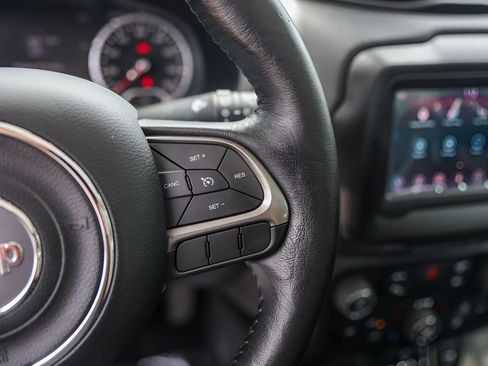 Used 2018 Jeep Renegade Limited w/ Advanced Technology Group AWD/4WD image 16