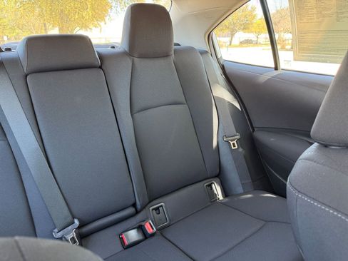 Used 2025 Toyota Corolla LE image 37