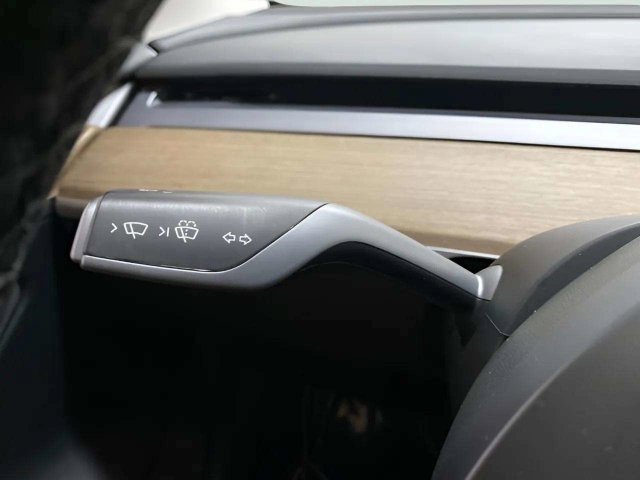 Used 2023 Tesla Model 3 Standard Range RWD image 35