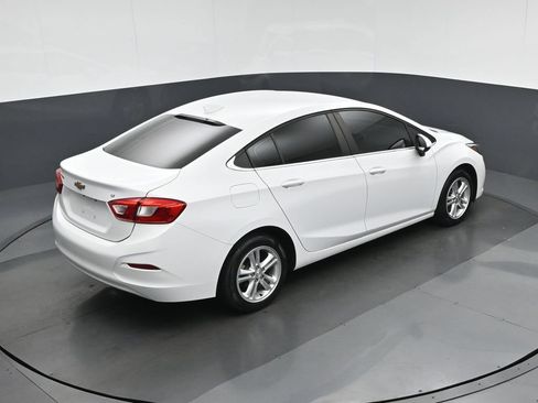 Used 2018 Chevrolet Cruze LT FWD image 54