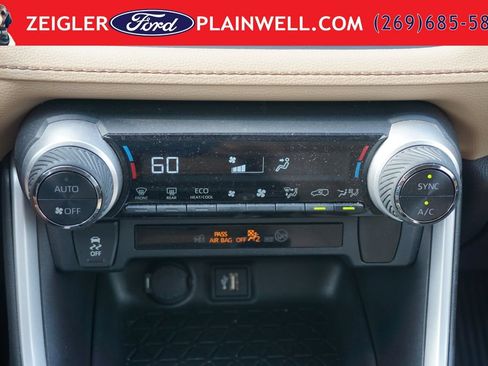 Used 2023 Toyota RAV4 LE AWD/4WD image 19
